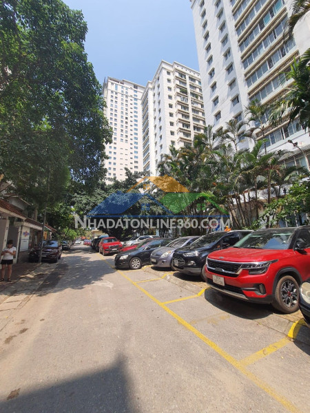 Bán bds thổ cư quận nội khu hà nội mặt ngõ 3m 24 tỷ 200m2