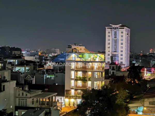 Bán gấp nhà tân cổ điển trước mặt đường lê thị my - trần văn mười