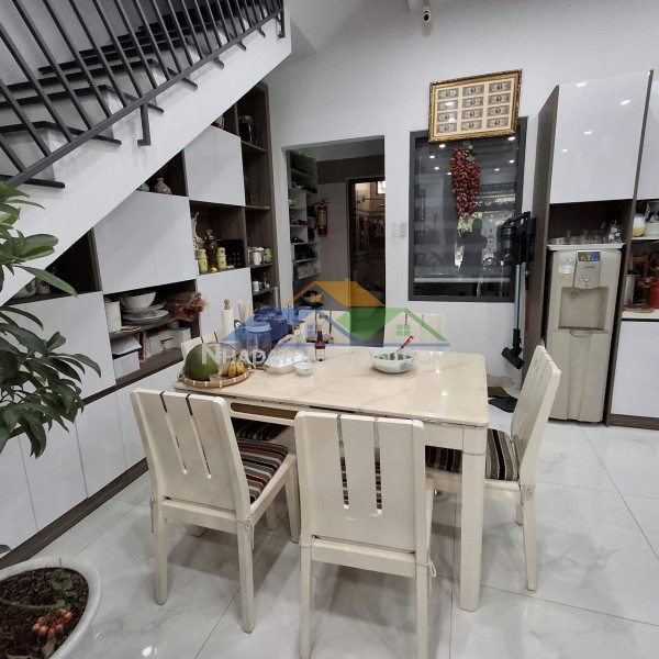 Bán đất 3 mặt tiền lê thước, sơn trà, 90m2 chỉ 10 tỷ