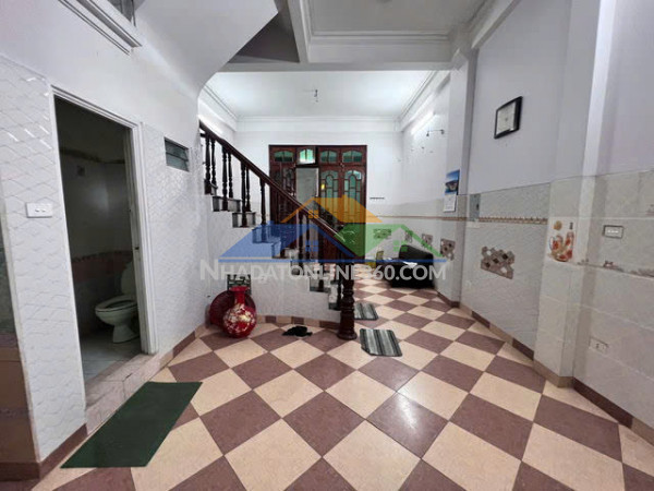 Chào bán căn nhà tọa lạc tại khu vực cuối đường hl15, tiếp...
