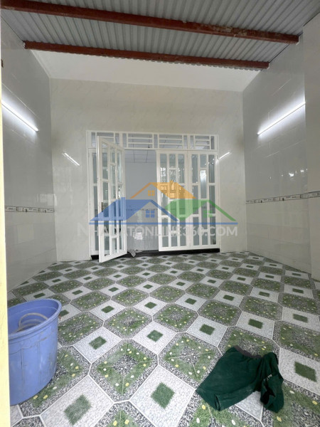 Bán nhà 2 tầng vị trí vô cùng đắc địa kinh doanh,đường rộng bao la,đối diện công viên