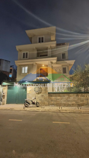 Bán nhà ngay khu phân lô đồng bộ bốn xã dt 190m2 thu nhập ổn định nhỉnh 12 tỷ