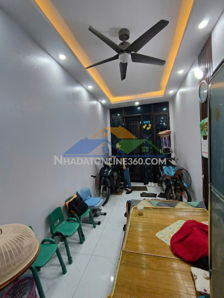 Chỉ 6 tỷ rinh ngay nhà hoàng hoa thám - ba đình - ngõ thông - 3 gác phi