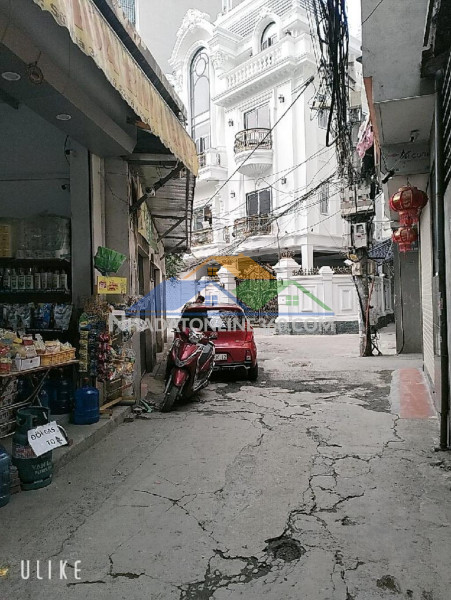 Nhà lô góc, phòng nào cũng có ánh sáng tự nhiên.
nhà còn mới, đã full phòng, khách vào chỉ việc vận hành.