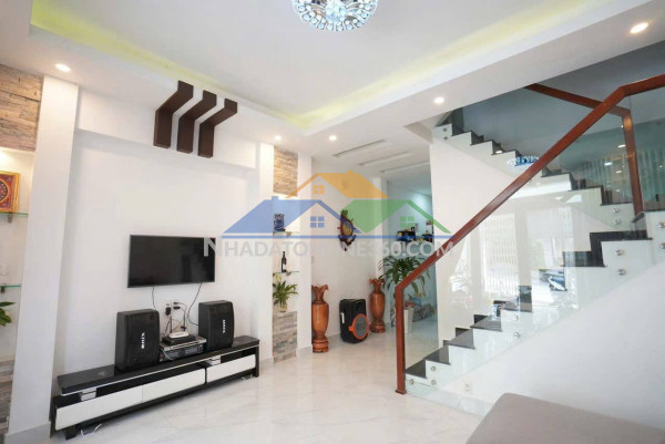 Cần bán gấp nhà đẹp khu hòn bồ - thái phiên, đà lạt giá chỉ 4.85 tỷ