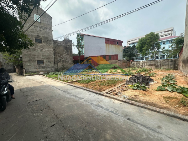Bán đất gia bình, bắc ninh. 100m2 * mt 5m * 1,65 tỷ. ô tô đỗ, full thổ cư