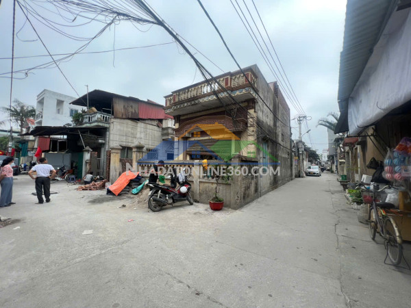 Diện tích: 60 m2. mặt tiền 5 m đường trước đất 3 m ngõ thông các ngả 
- giá: 1,45 tỷ  pháp lý: đầy đủ