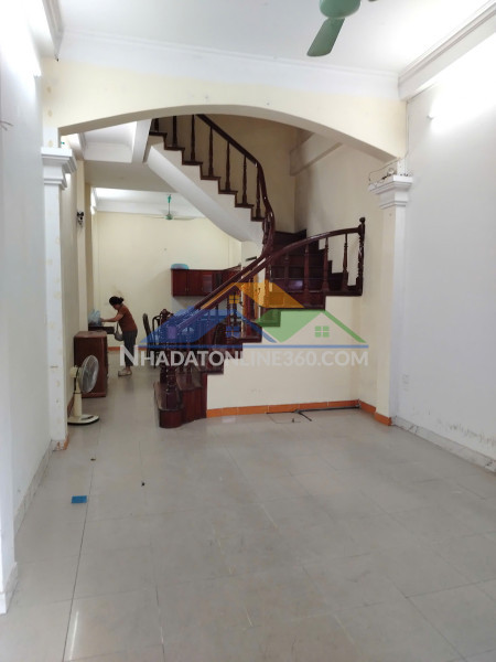 Cho thuê nhà ngõ 188 khương đình, 5 tầng x 58m2, 6 ngủ, 16 triệu kd onl, vp, ở hộ gđ, 25m ô tô