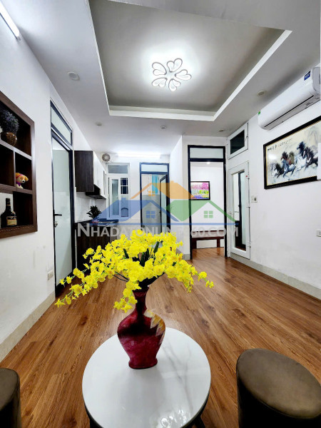 Cho thuê mặt bằng kd ngõ ô tô giải phóng 70m2 x 1.5 tầng, 13 triệu làm cà phê, đồng nát...