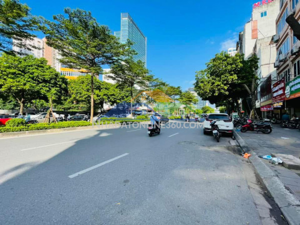 Tòa căn hộ dịch vụ (apartment) ngõ 444 đội cấn 101m/8t thang máy, mt 6m 26.5 tỷ Tòa căn hộ dịch vụ (apartment) ngõ 444 đội cấn 101m/8t thang máy, mt 6m 26.5 tỷ