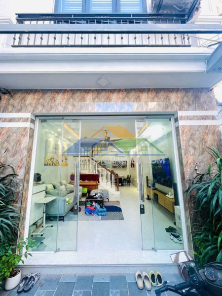 Nhà phân lô 7c lê hồng phong, 40m 4 tầng, đường 8m, giá 3.85 tỉ, độc lập dân xây