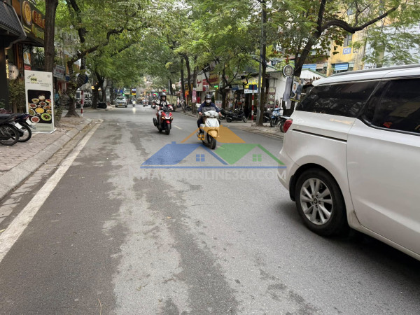 Bán nhà phân lô phố nguyên hồng - đống đa, 36m2 oto tránh - kinh doanh giá 16,3 tỷ Bán nhà phân lô phố nguyên hồng - đống đa, 36m2 oto tránh - kinh doanh giá 16,3 tỷ