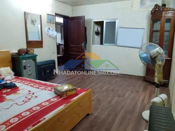 Cho thuê căn hộ tập thể tầng 2 đại la 80m2, 3 ngủ, 8 triệu ở gđ, nhóm 6 người