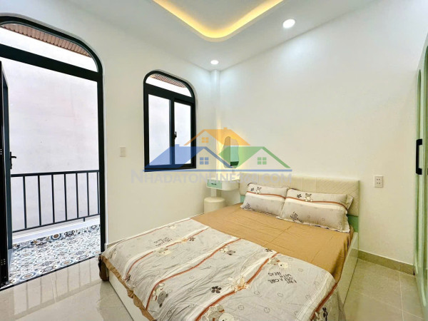 Bán nhà chính chủ - ngay ngã tư phú nhuận - tặng full nội thất - 3pn lớn - chủ bán 5.5 tỷ - tl