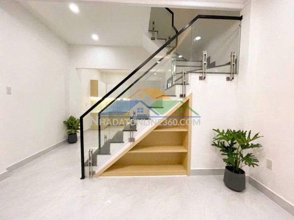 Nhà bán hẻm thẳng 136 nguyễn thị tần p2q8
