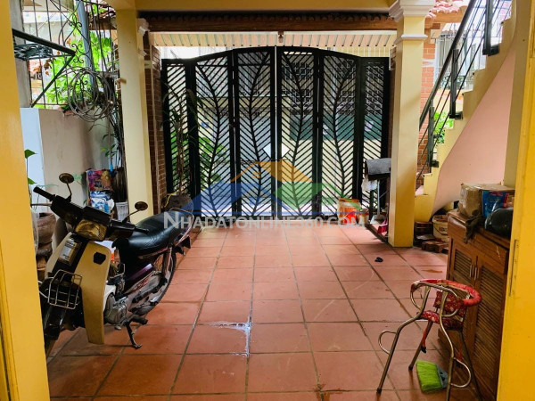 Bán nhà hoàng hoa thám 70m, 4 tầng mặt tiền 4m ô chờ thang máy 11.5 tỷ