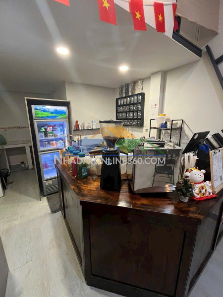 Chuyển hướng kinh doanh nên mình cần sang quán cafe 130 tr( bao gồm cọc 30tr