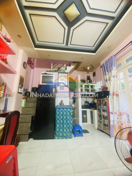 Nhà tân bình - đường lý thường kiệt - 3 bước ra hẻm xe hơi tránh - chỉ 3.8 tỷ