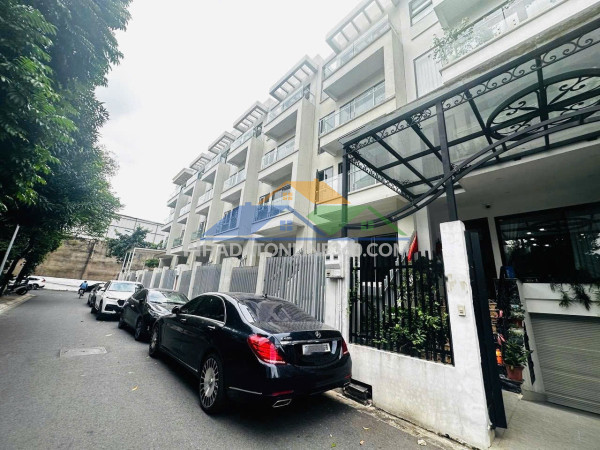 Bán nhà phân lô mễ trì, kd, vỉa hè, ô tô tránh, 55m, 5t gía 23 tỷ 480