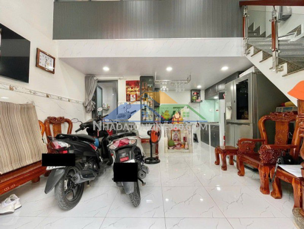 Nhà mới phú nhuận giáp quận 3 và quận 1, 2 căn ra mặt tiền, gần 40m2, 2 tầng kiên cố, tặng hết nội thất, chỉ 3.9 tỷ