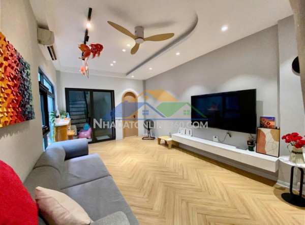 Bán nhà biệt thự cầu giấy, ôtô tránh, vải hè rộng, dt 125m2, mt khủng 10m, giá 24 tỷ