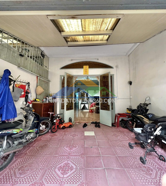 Bán nhà hxh thông ngay lăng cha cả, p4, tân bình, 100m2, 3 tầng, ngang 5m. 6 phòng ngủ