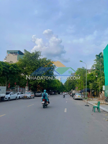 Căn hộ chung cư mini mới đẹp - ô tô đỗ cửa - khu vip gần hồ tây Căn hộ chung cư mini mới đẹp - ô tô đỗ cửa - khu vip gần hồ tây