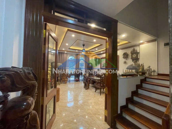 Bán nhà hoàng quốc việt, phân lô, ôtô đỗ 2 mặt, kinh doanh, dân xây, 46m2 giá 15 tỷ