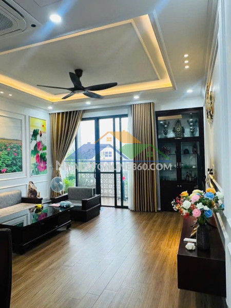 Bán nhà cầu giấy, lô góc cực thoáng, ôtô đỗ cửa, dân xây, kinh doanh, 45m2 giá 13 tỷ 480