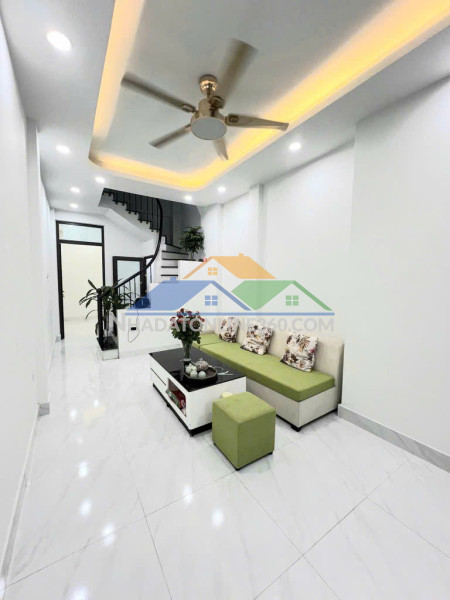 Bán nhanh nhà tân mai ô tô đỗ cửa 45m 2 tầng 3 ngủ 4.28 tỷ sổ đỏ