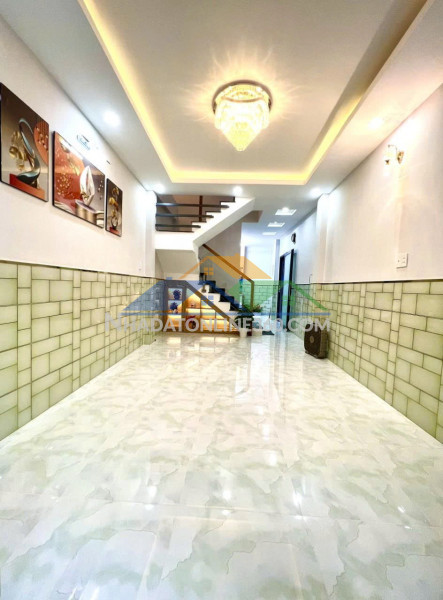 Nhà mới 1 lầu đúc/3pn hẻm 8m oto trước cửa âu dương lân p3q8 Nhà mới 1 lầu đúc/3pn hẻm 8m oto trước cửa âu dương lân p3q8