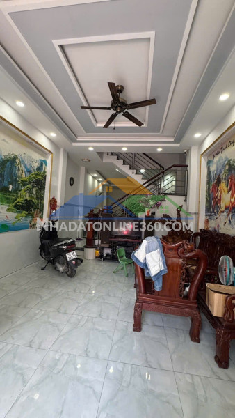 Bán gấp nhà ngay chợ 26/3 bhh sát aeon tân phú 30m2,3 tầng nhỉnh 3 tỷ
