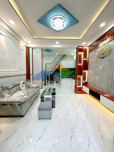 Nhà diện tích khủng 73.8m2 /lửng/2lầu 523/ tùng thiện vương p12q8