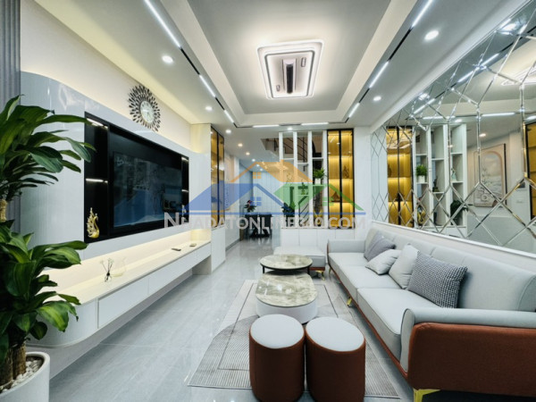 Nhà đẹp thanh xuân - 35m2 - 7.7 tỷ - ô tô vài chục bước - gần hồ thoáng mát - full nội thất