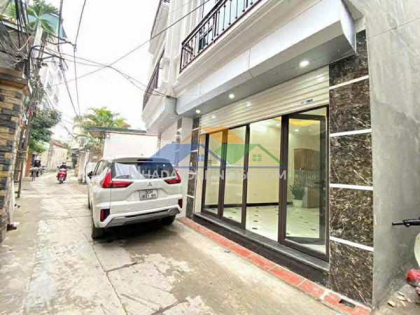 Cần bán nhà lĩnh nam 32m 5 tầng 4 phòng ngõ thông ô tô vào nhà sổ đỏ