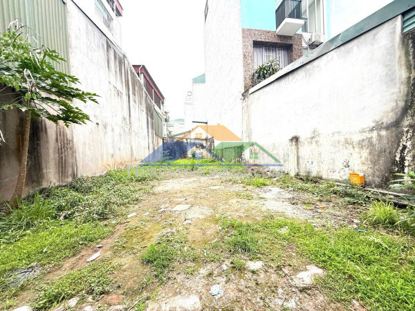 Cần bán  100m đất, mt 6m nguyễn văn cừ,long biên giá 9ty ,oto kd