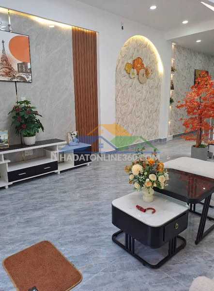 Nhà mt đường ngô gia tự phường 9 quận 10.