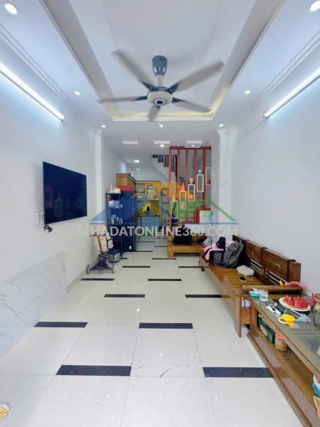 Nhà đẹp phố quan nhân, ở sướng, tặng nội thất, giá 7.2 tỷ.