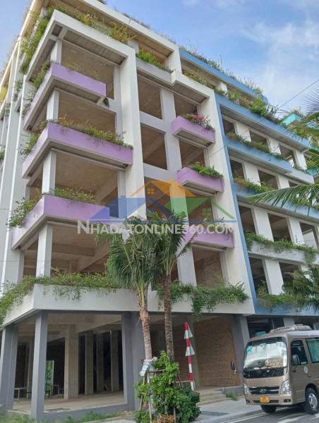 Khách sạn 8 tầng tại flamingo hải tiến -16.5 tỷ
