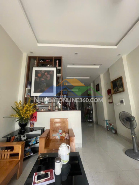 Tư đình long biên - ngay cầu trần hưng đạo - nhà dân xây 48m chỉ 8 tỷ