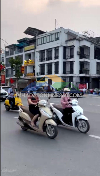 Cho thuê nhà 2 mặt tiền 26m góc 2 đường lớn 30m và 26m, đông đúc ngày đêm, view hồ đẹp, vỉa hè 7.5m