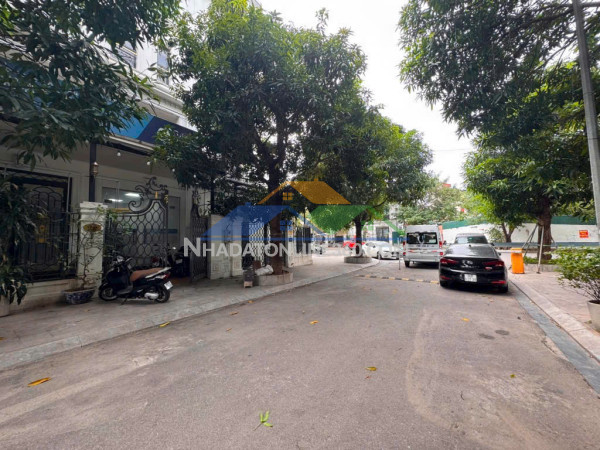 Bán căn hộ chung cư nơ 9a linh đàm, hoàng mai 82m2, 3 ngủ, giá chỉ 5 tỷ