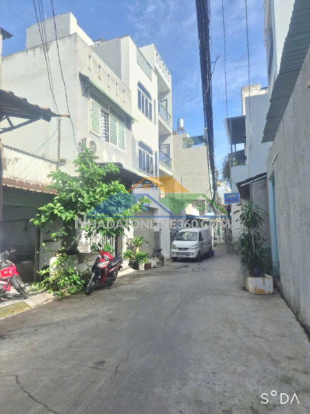 Bán gấp nhà đường số 8 lê văn quới hẻm xe hơi gần mặt tiền 44m2,3 tầng nhỉnh 4 tỷ
