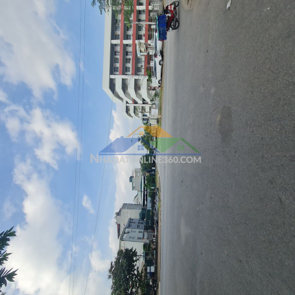 56m2 đất ô tô vào cách cổng chính học viện nông nghiệp 120m.  lh 0989894845
