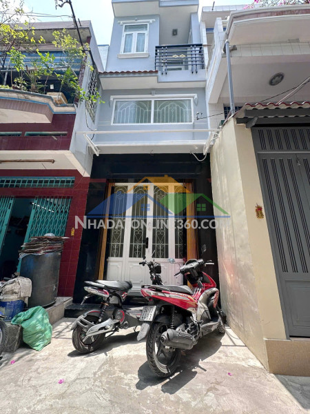 Nhà mới 4 tầng sát đường nguyễn biểu p2q5. giá: 8.9 tỷ