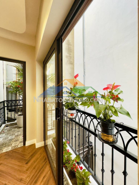 Chính chủ gửi bán gấp - nhà đẹp Hoàng Văn Thái  40m² – 6,85 tỷ