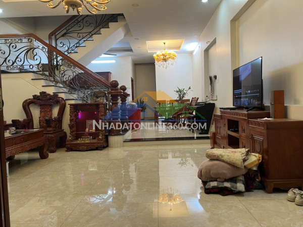 Bán nhà 1 trệt 1 lầu p.biên hòa,shr đường xe hơi,giá rẻ