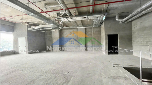 Mặt bằng kinh doanh tại khu hồ bán nguyệt phú mỹ hưng quận 7