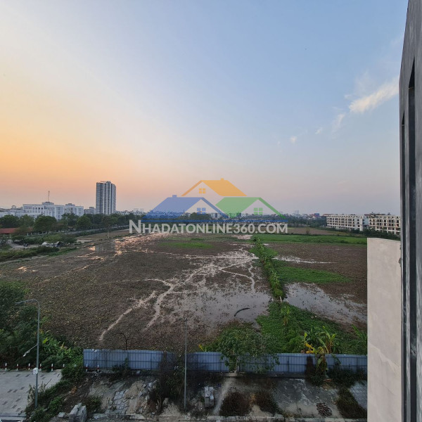 Bán đất gia lâm, gần vin, 202m2 đường ô tô, mặt tiền rộng. lh 0989894845