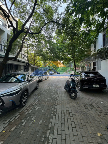 Bán nhà giải phóng- hoàng mai, 47 m2, 6 tầng tm, mặt tiền 4 m, giá 12,9 tỷ.